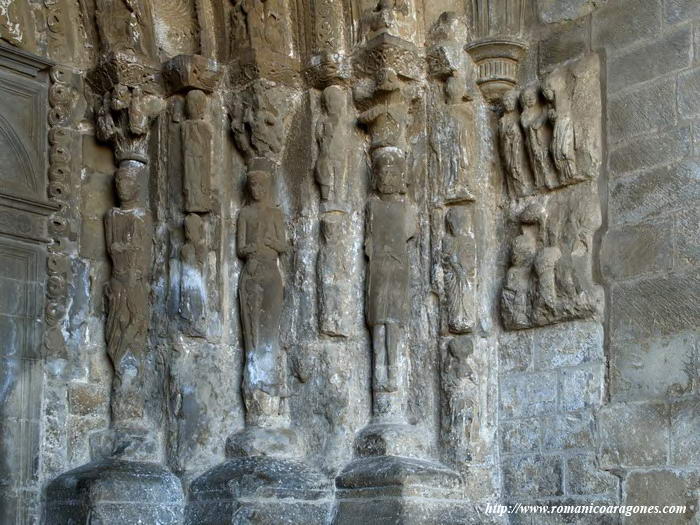 COLUMNAS ESTATUA DEL LADO OCCIDENTAL